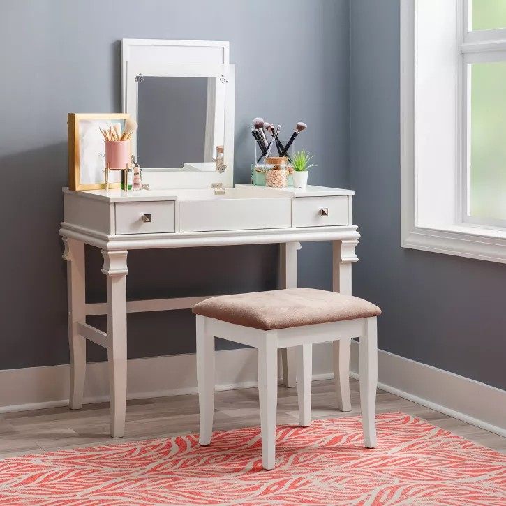 www.jingtongfurniture.com